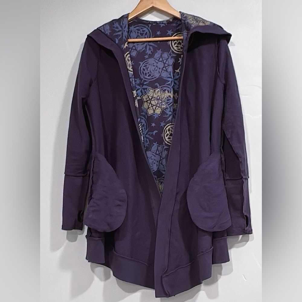Her Universe Harry Potter Invisibility Cloak
Hooded Cardigan Sz M - Picture 9 of 11